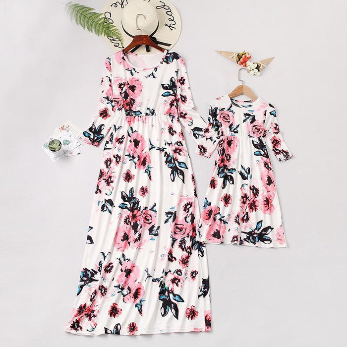 Hermosos vestidos estampados florales para mamá y para mí