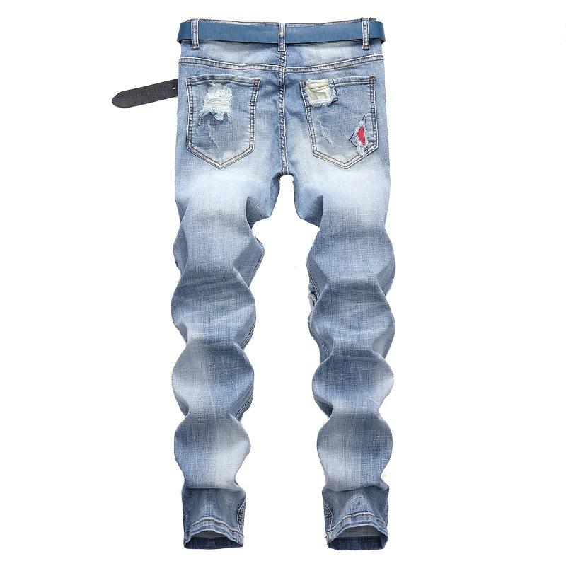 Licht gescheurde jeans