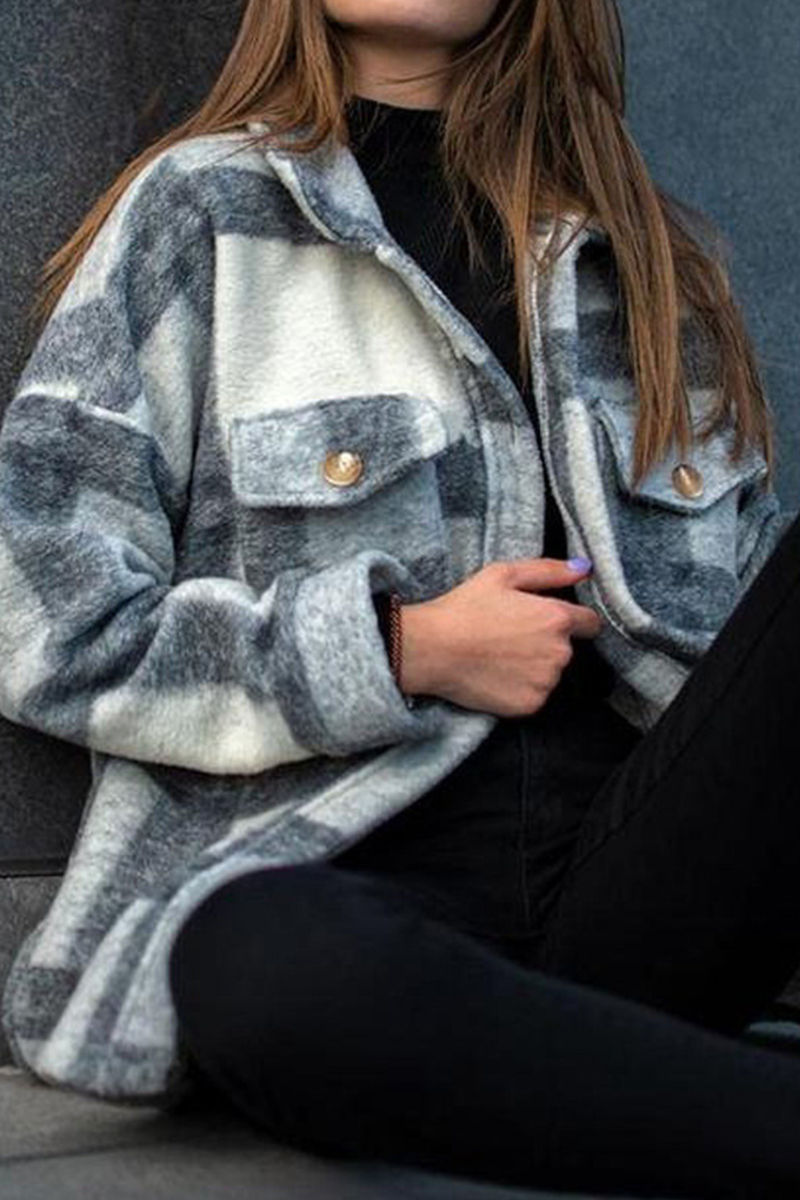 Casual en stijlvolle geruite bovenkleding met zakgesp en kraag