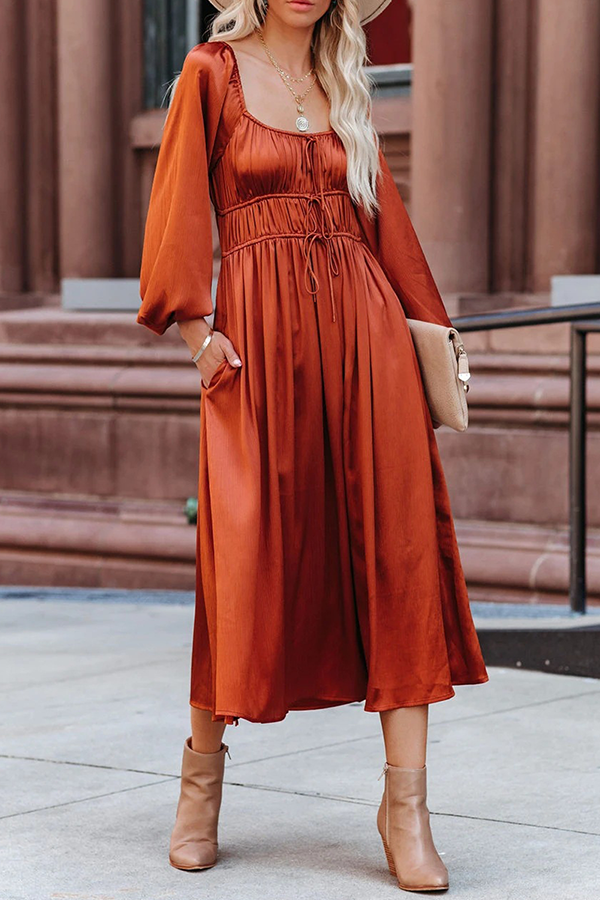 Elegante en stijlvolle klassieke effen frenulum-vouw U-hals A-lijnjurken