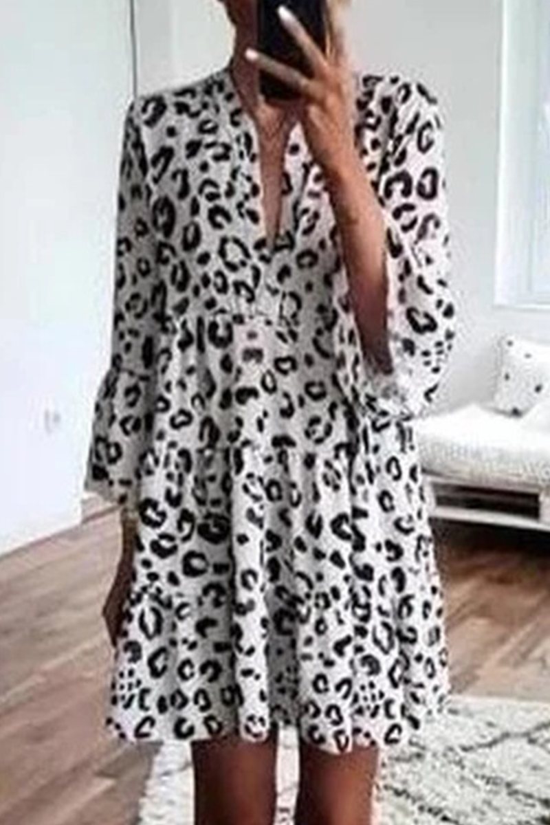 Casual & Stylish Leopard Patchwork V Neck Cake Skirt Dresses