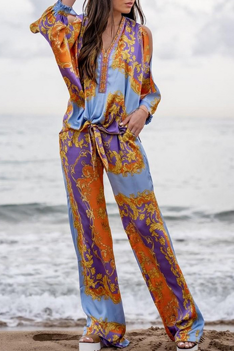Chic Printed V-Neck Two-Piece Ensemble with 3/4 Sleeves