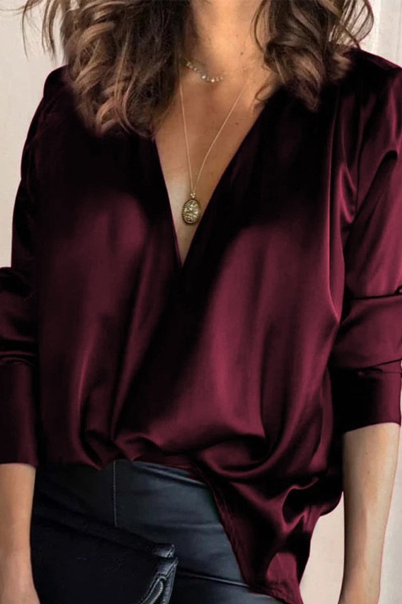 Casual effen blouses met splitverbinding en V-hals - een must-have toevoeging