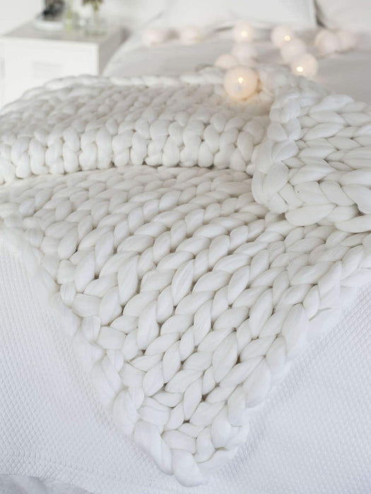 Chunky Knit Blanket – Cozy and Warm Braided Blanket for Couch and Bed