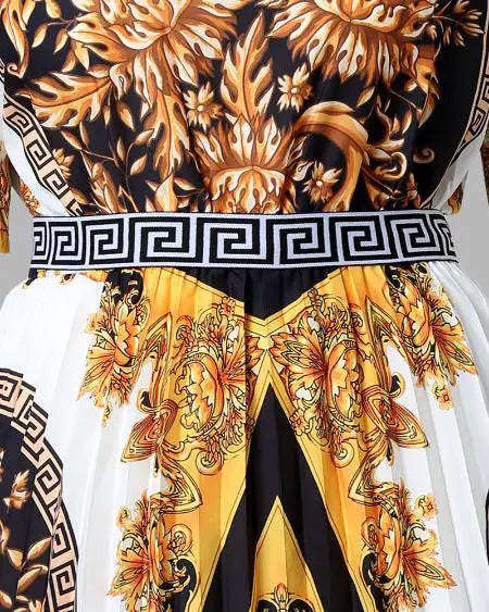 Vestido plisado de talla grande con estampado barroco y mangas cortas 