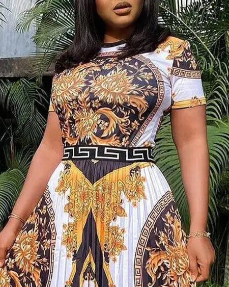 Geplooide grote maten jurk met barokke print en korte mouwen 