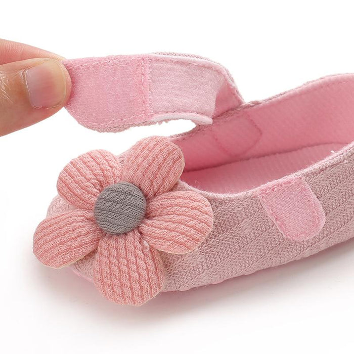 Baby / Toddler Girl Pretty 3D Floral Decor Velcro Shoes