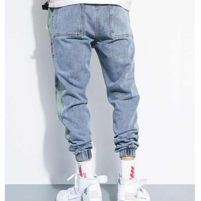 Joggers de mezclilla desgastados claros