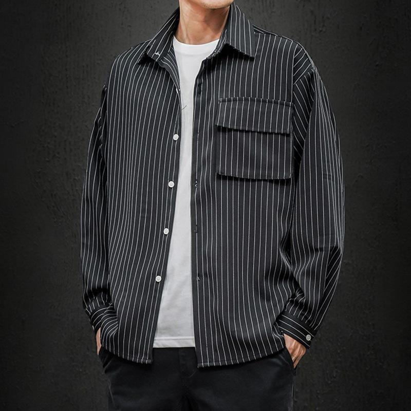 Camisa con botones a rayas diplomáticas