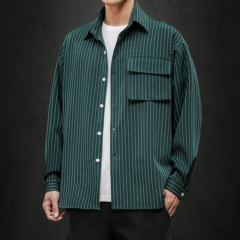 Camisa con botones a rayas diplomáticas