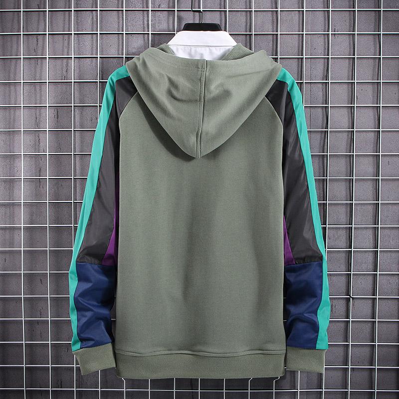 Sudadera con capucha y mangas coloridas