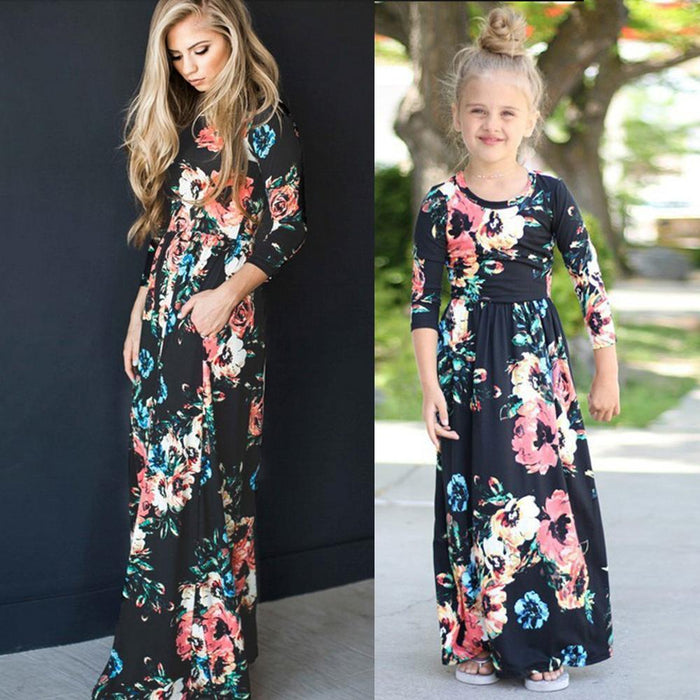 Hermosos vestidos estampados florales para mamá y para mí