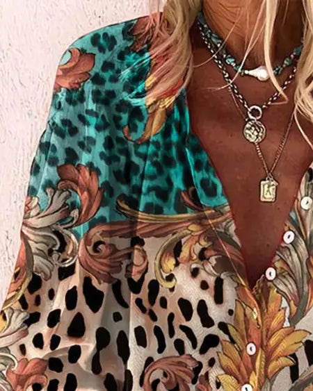Camisa de manga larga con estampado de leopardo y barroco 