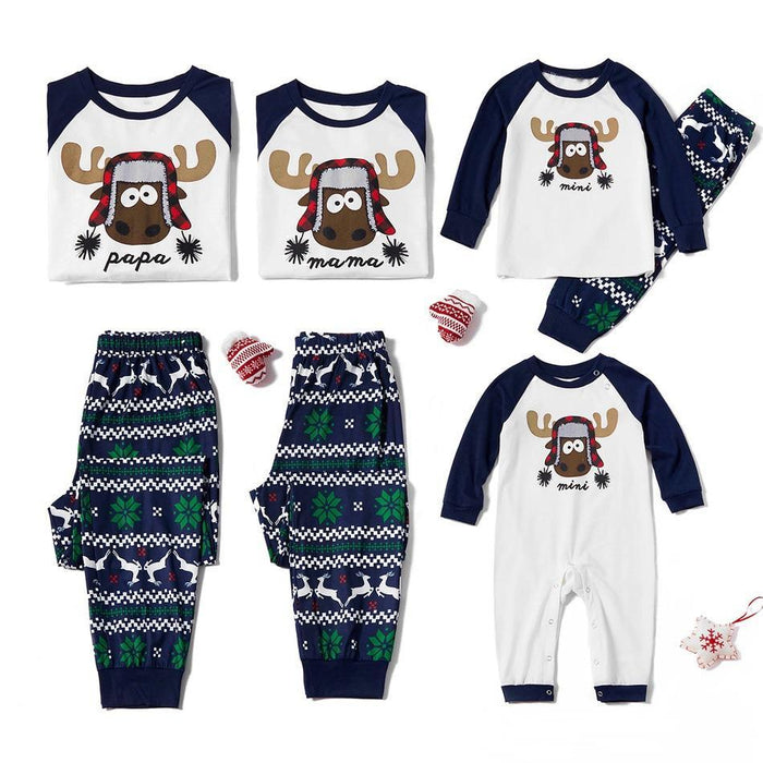 Kerstfamilie Mooie bijpassende pyjamaset met elandenprint