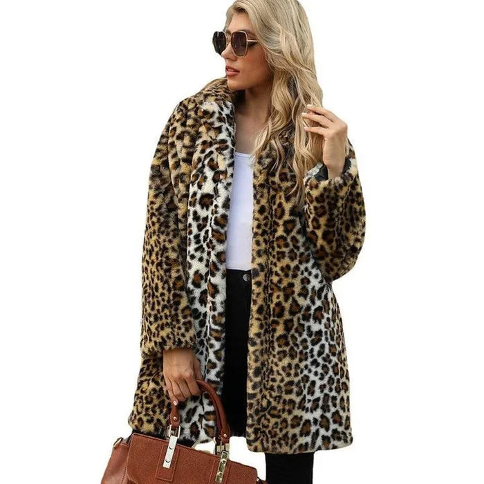 Abrigo lujoso de piel sintética de longitud media con estampado de leopardo y solapa de muesca de Savannah Chic 