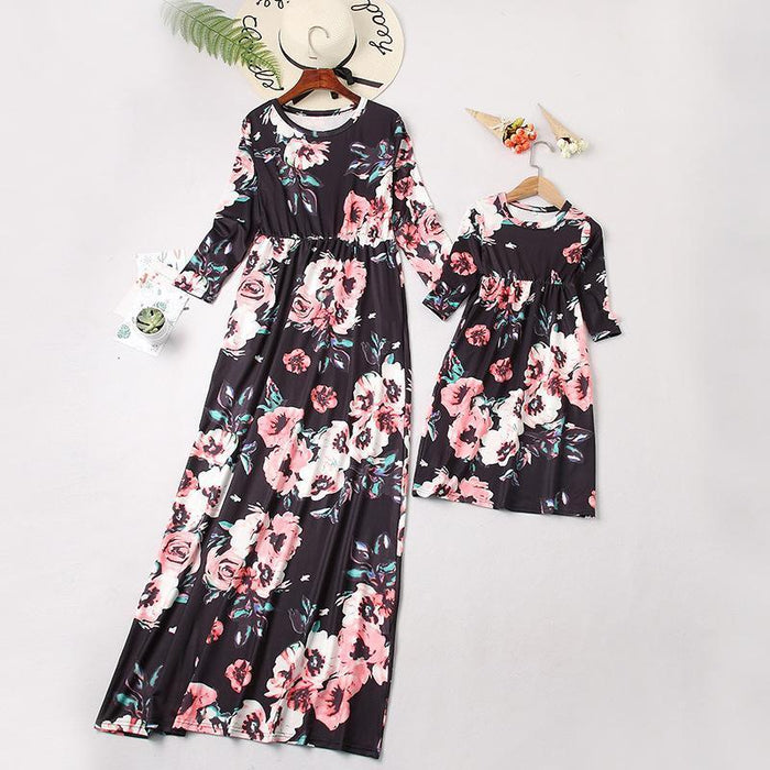 Hermosos vestidos estampados florales para mamá y para mí