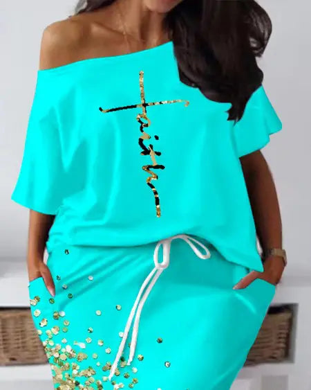 Plus-size top met Faith-letters en luipaardrok 