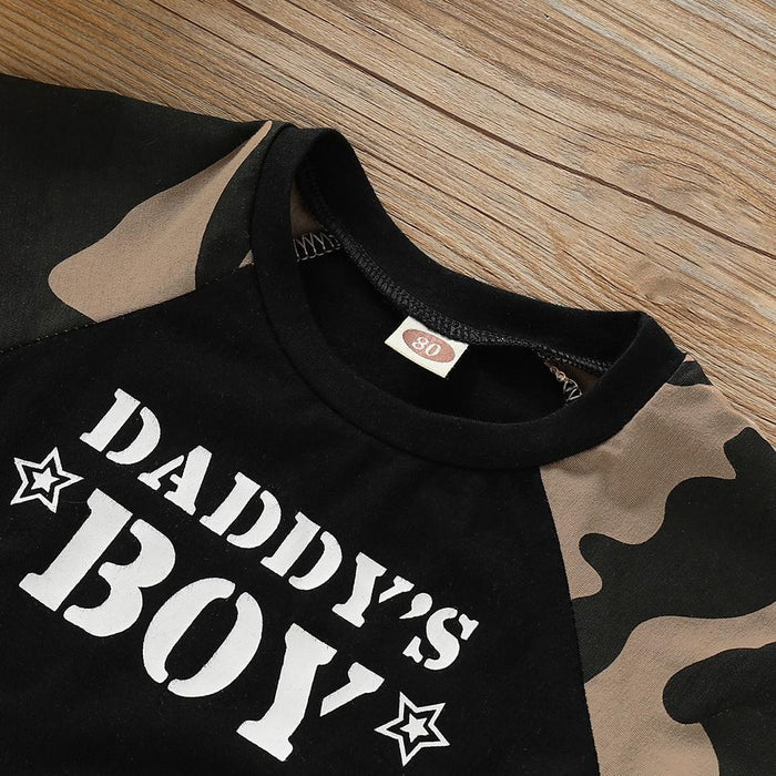 2-delige set voor baby-/peuterjongens met letterprint, camouflage T-shirt en shorts
