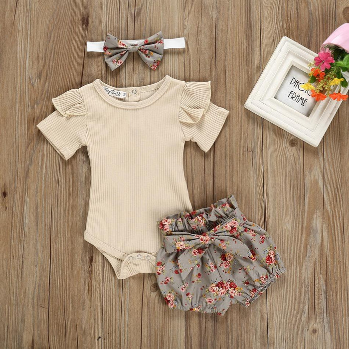 Conjunto de body con volantes y hombros sólidos para bebé/niño pequeño de 3 piezas y pantalones cortos florales con diadema