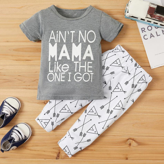 Conjunto de pantalones geométricos y top con letras de moda para bebé
