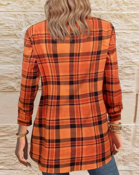 Button-down overhemd met geruite en opgerolde mouwen 