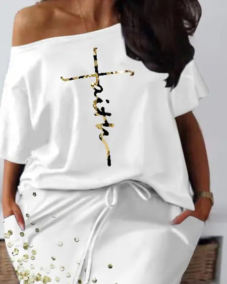 Plus-size top met Faith-letters en luipaardrok 