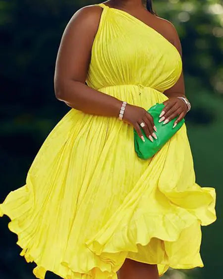 Vestido de fiesta plisado de un solo hombro 
