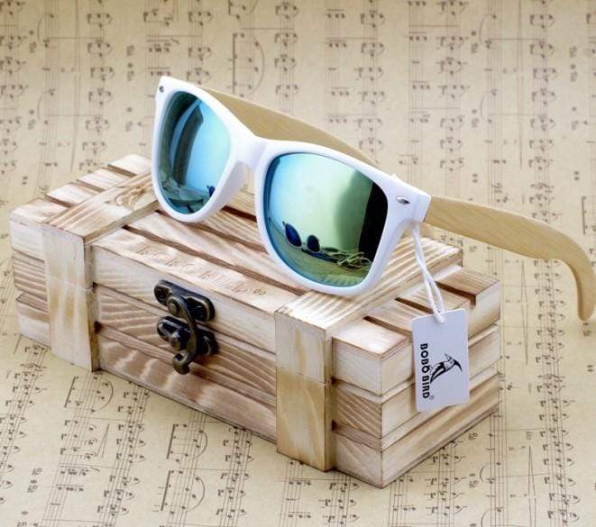 Gafas de sol de madera con montura de bambú y plástico blanco y lentes polarizadas de colores 