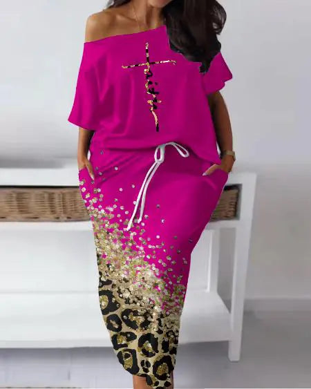 Plus-size top met Faith-letters en luipaardrok 