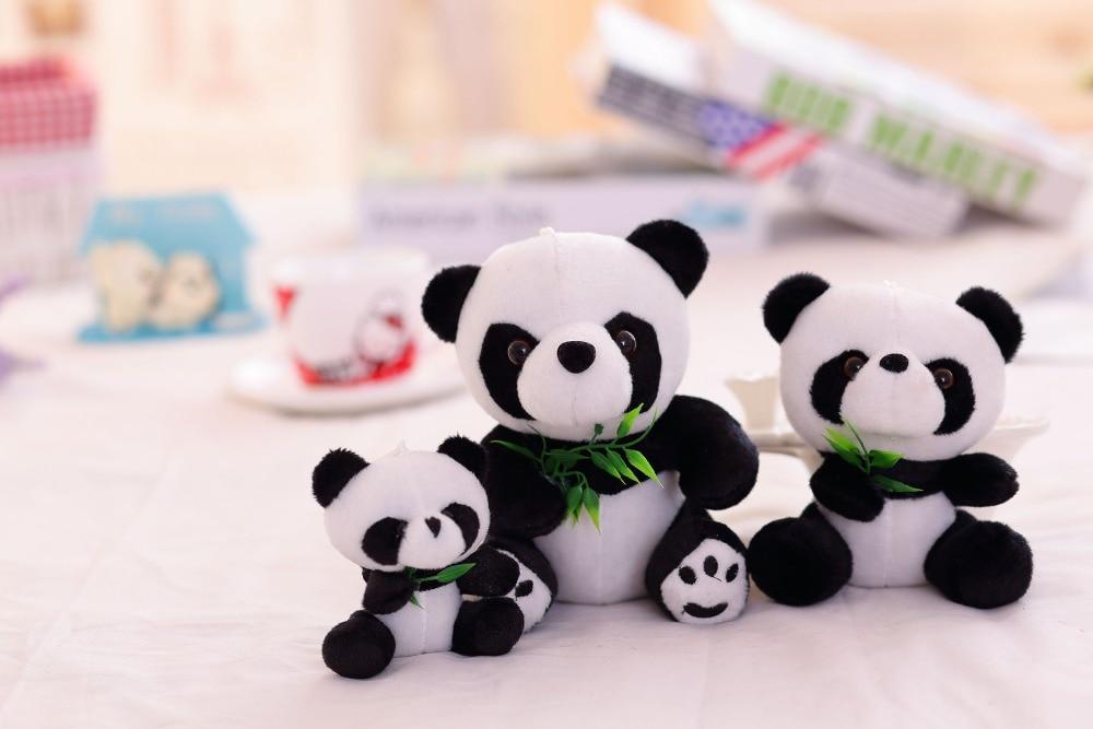 Peluche Panda con Hojas de Bambú