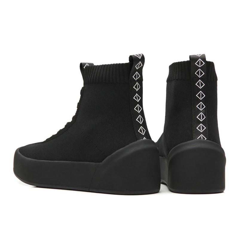 Zapatos tipo calcetín con cordones y plataforma alta